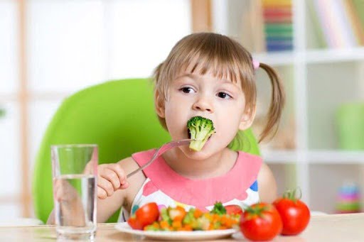 Trẻ bị viêm amidan nên ăn gì?