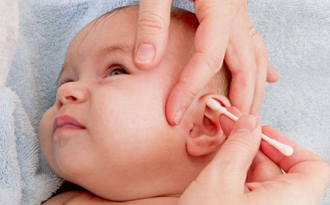 viêm tai ngoài ở trẻ sơ sinh